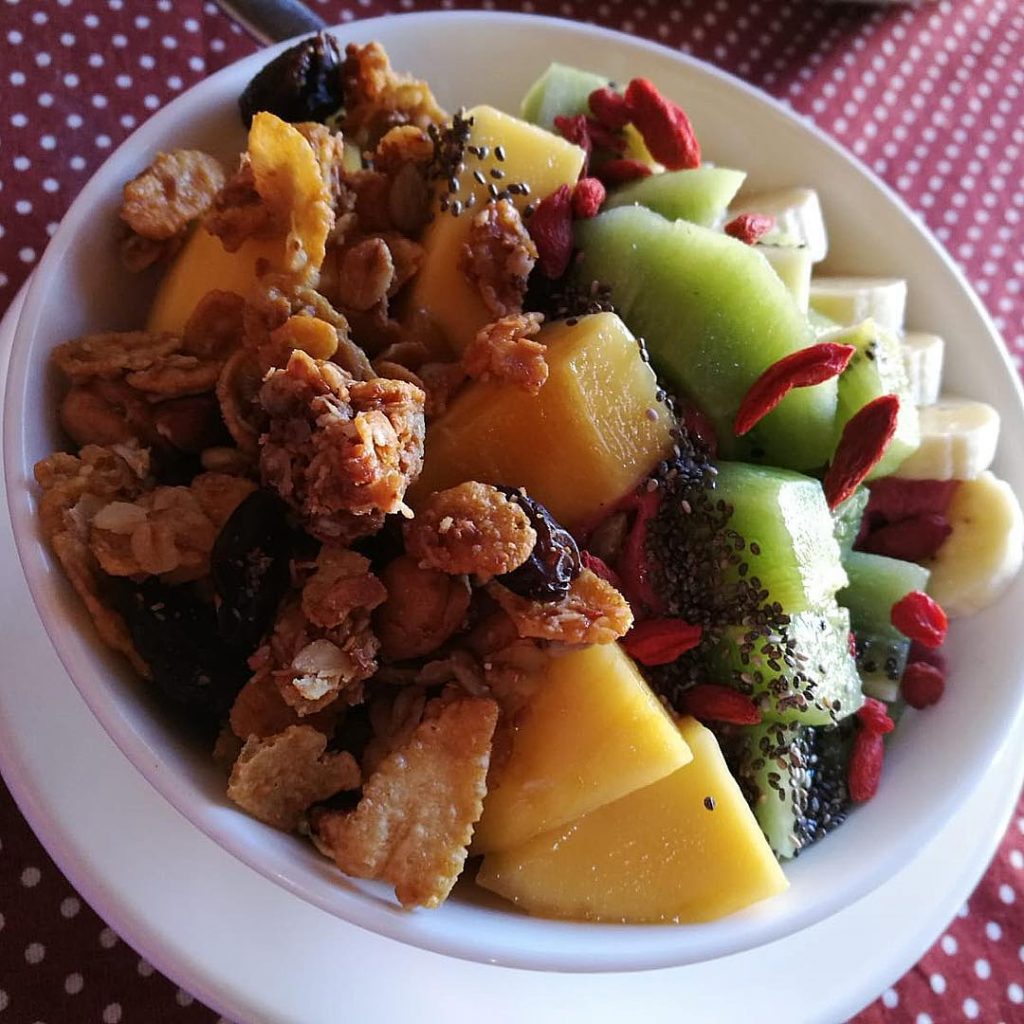 One Fine Day in Pai = AMAZZZZING smoothie bowls! #explore #travelbug #fruit #smoothiebowl #smoothie&hellip;