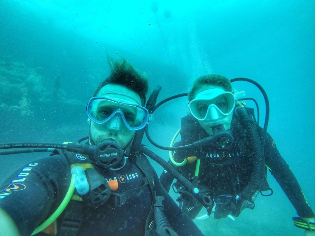 Buceando pecios hundidos en Corooooon!!!!!! #wreckdiving #wreck #coron #diving #dive #fundive #travel #divingtravel #moments&hellip;