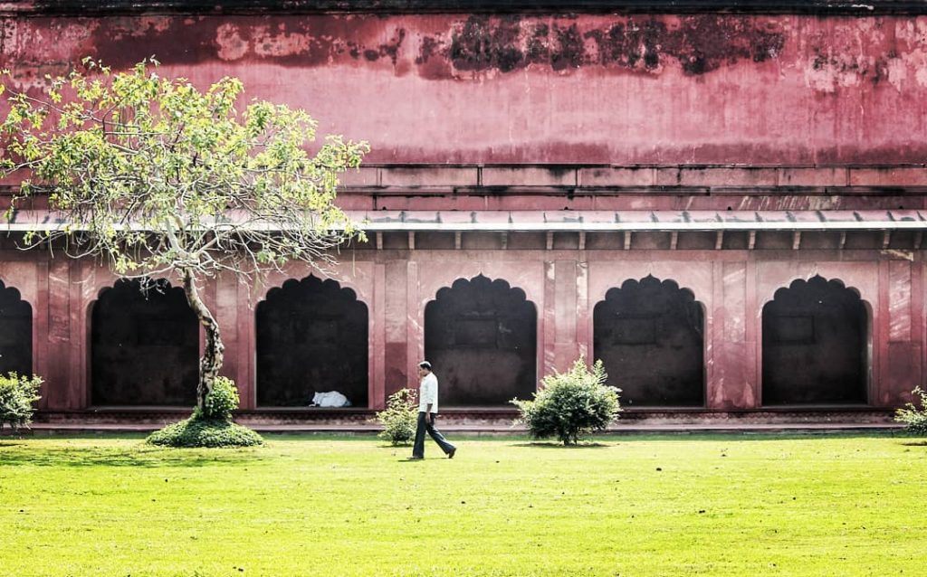 Morning Walk :-) . Delhi Days 1200D Support . #travelling #days #travelblogger #travelblogger #travel&hellip;