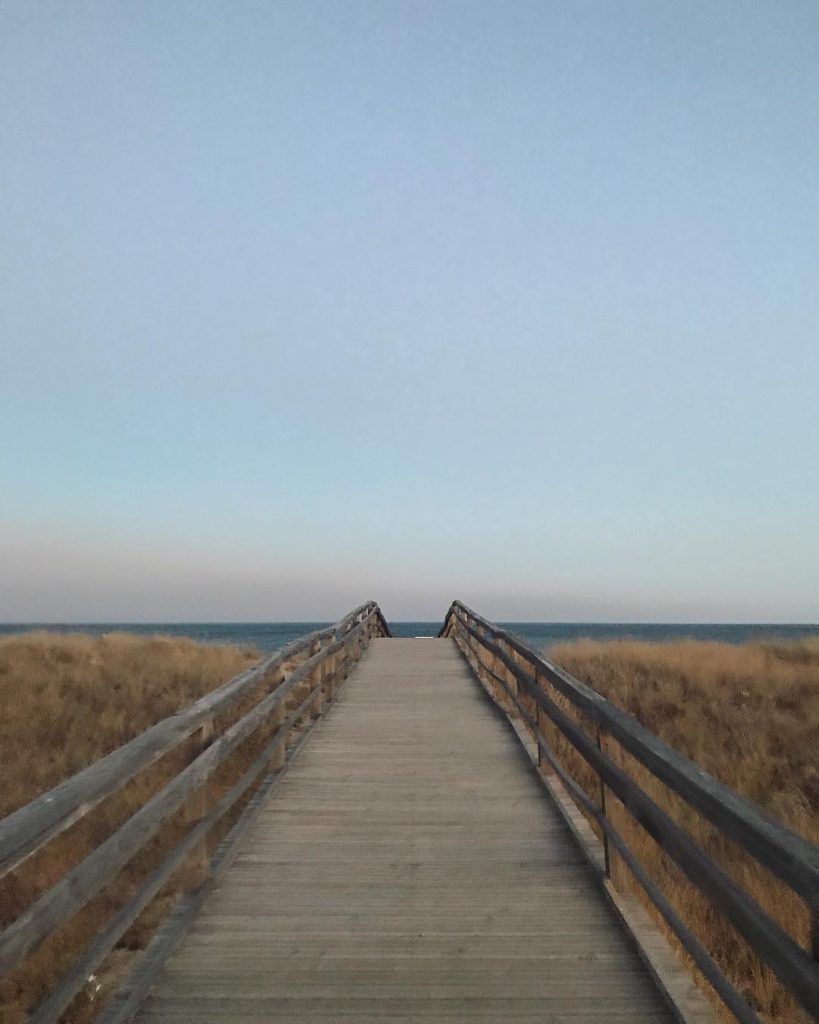 Meia Praia, Portugal #nofilter #beachesoftheworld . . #wonderofnature #travelgram #beachlife #instagrammers #instatravel #portugal #visitalgarve&hellip;