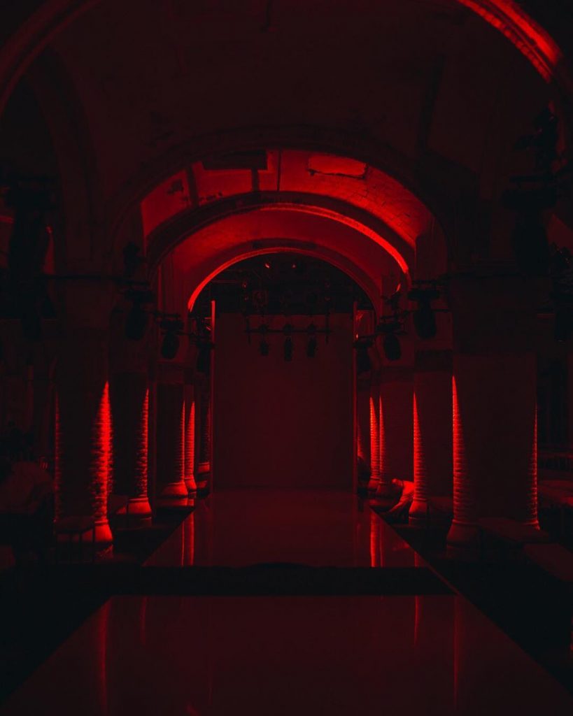 . . . . . . #barcelona #080 #moda #pic #red #day #photography&hellip;