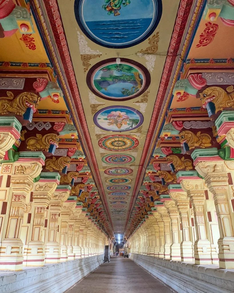 #Rameshwarm #shivatemple #temple #southindia #incredibleindia #travelphotography #travelblogger #momentbyrach @travelandleisure @natgeotravel @cntravellerindia #ancientarchitecture #templesofindia #natgeo100contest&hellip;