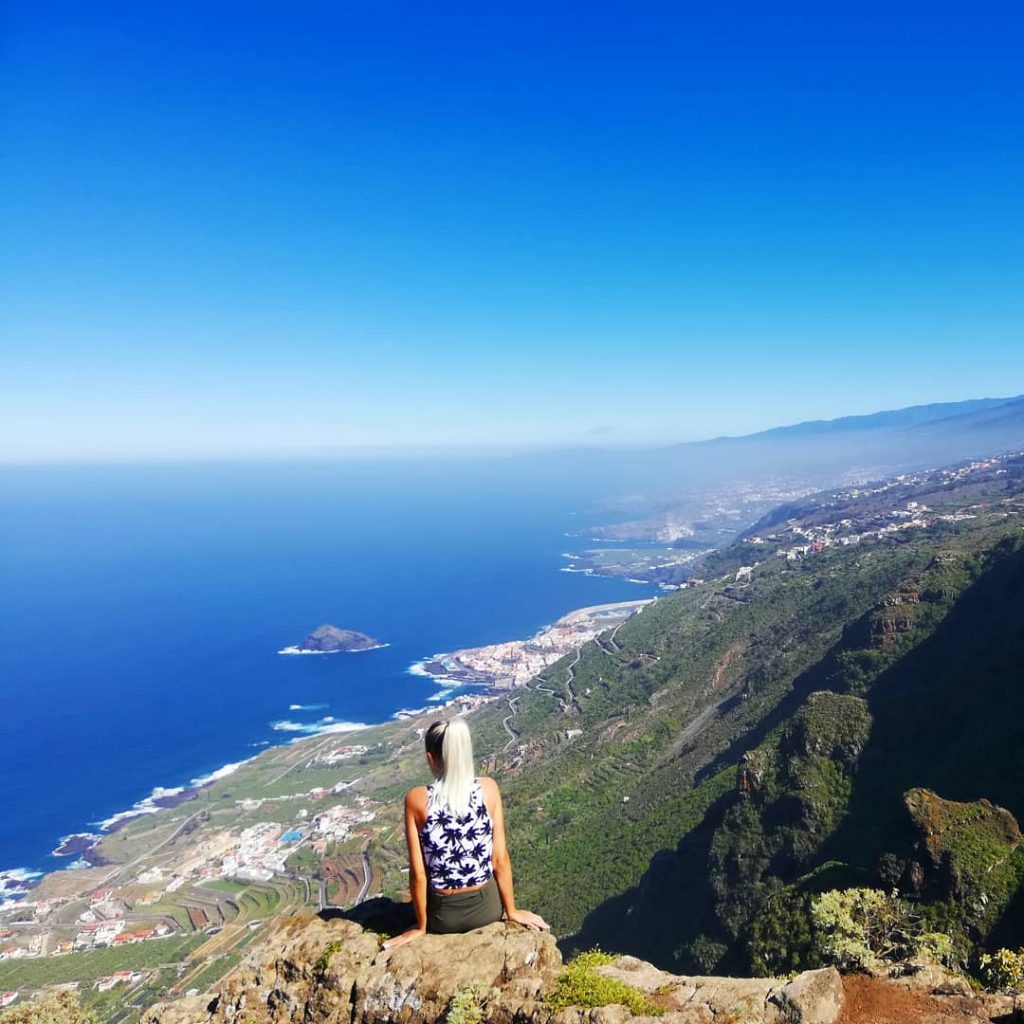 The best view comes after the hardest climb. #Tenerifelicious #Tenerifefelicidad #islandlife #tenerifetag #canaries #canaryisland&hellip;