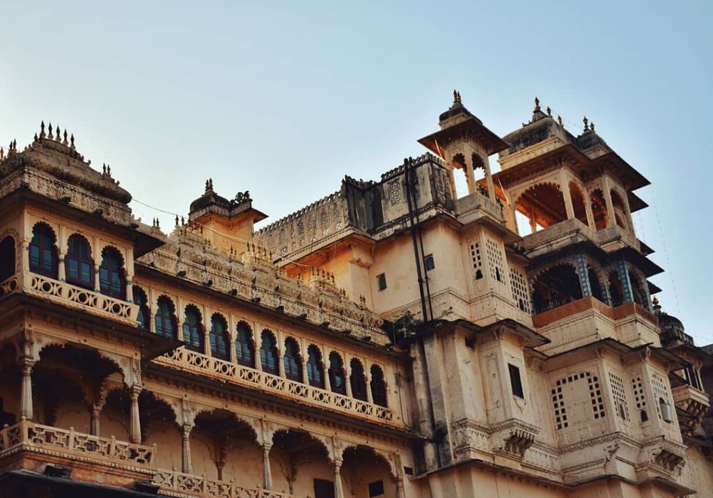 A Marvel of Mewar Dynasty! . . #citypalace #udaipur #rajasthandiaries #rajasthan #rajput #india_gram #citypalaceudaipur&hellip;