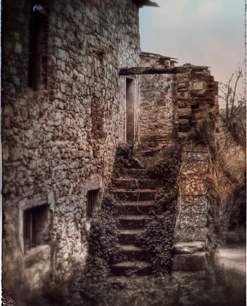 #fotoartistiche #fotartplgz #traveldestinations_ig #bnesimppl #Edited with: @carbonblackandwhite _ #landscape #amazing #view #trip #tree #sky&hellip;