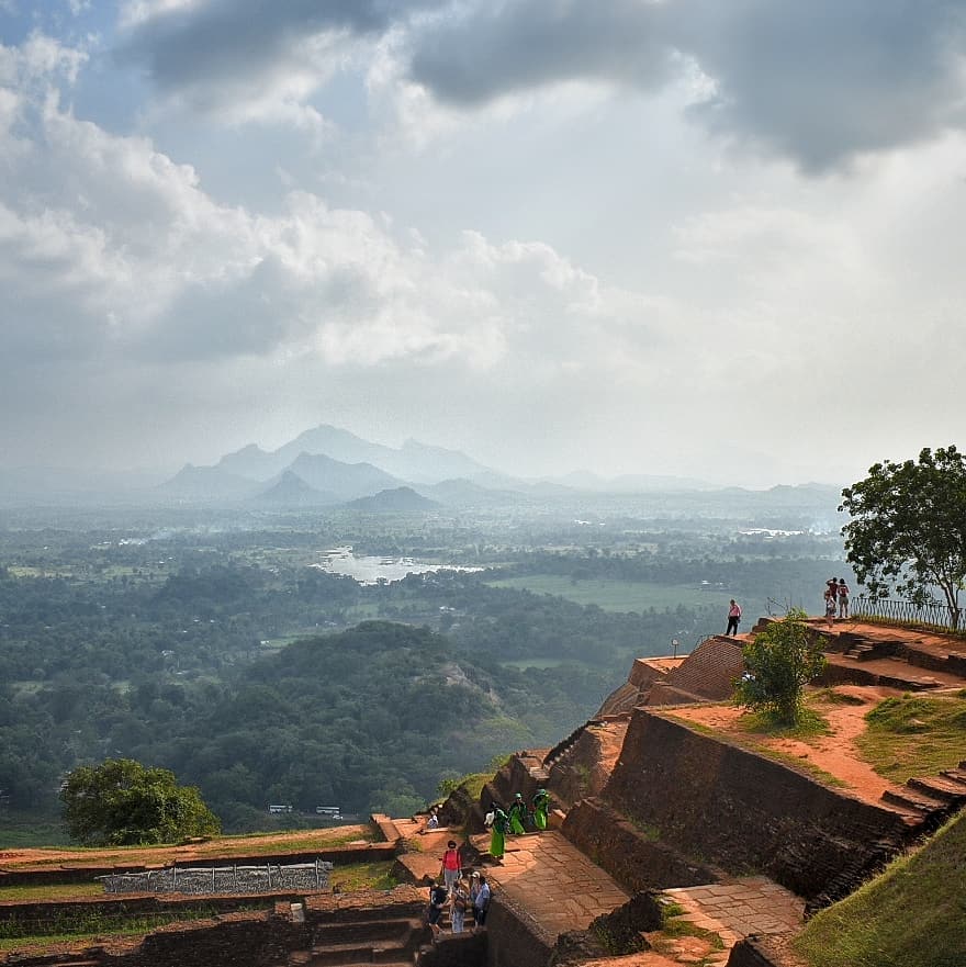 Views from atop the rock! #srilanka #sigiriya #visitsrilanka #스리랑카 #풍경 #자연