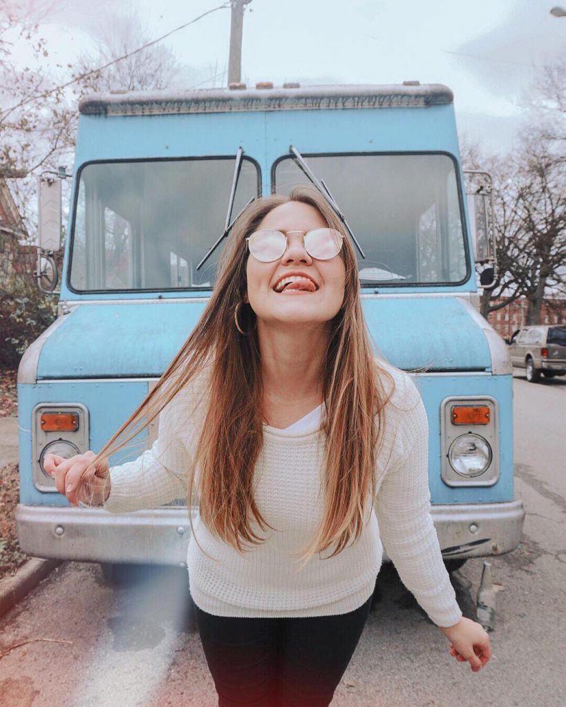 “Deixa brincar de ser feliz” . . . . #nashville #tenessee #nashvillegram #tgif #friyay&hellip;
