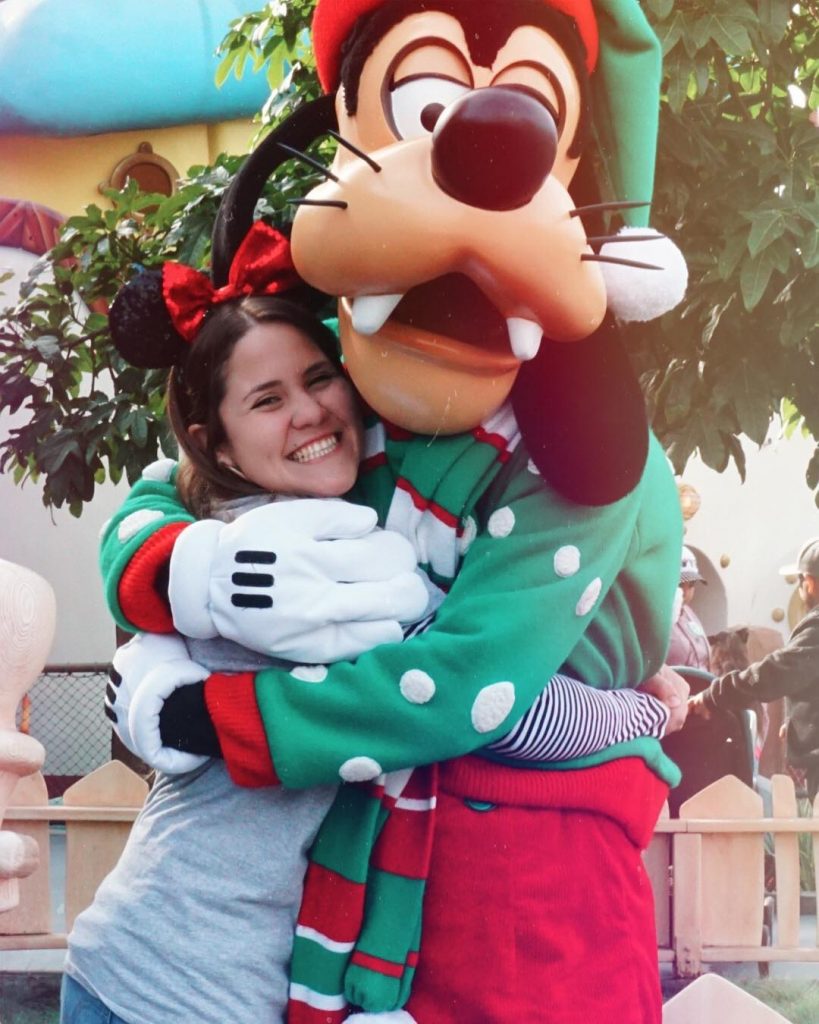 A-huck! . . . #Pateta #Disneyland #disneylandcalifornia #lights #theswordinthestone #travel #traveling #goofy #goofyisthebest #wanderlust&hellip;