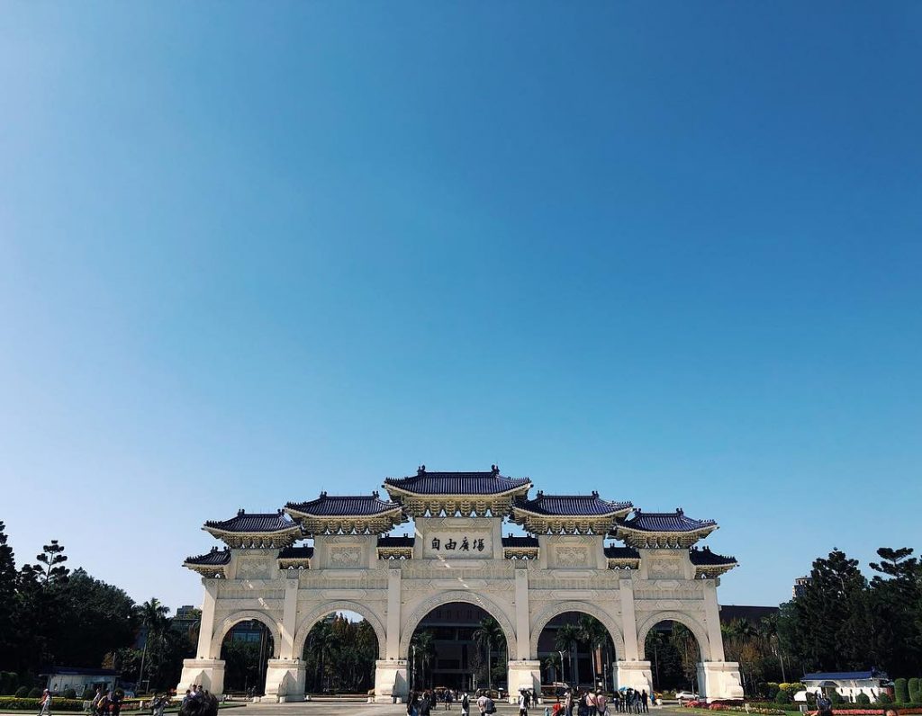 Chiang Kai Shek Memorial, looks small but is HUGE! . . . . .&hellip;
