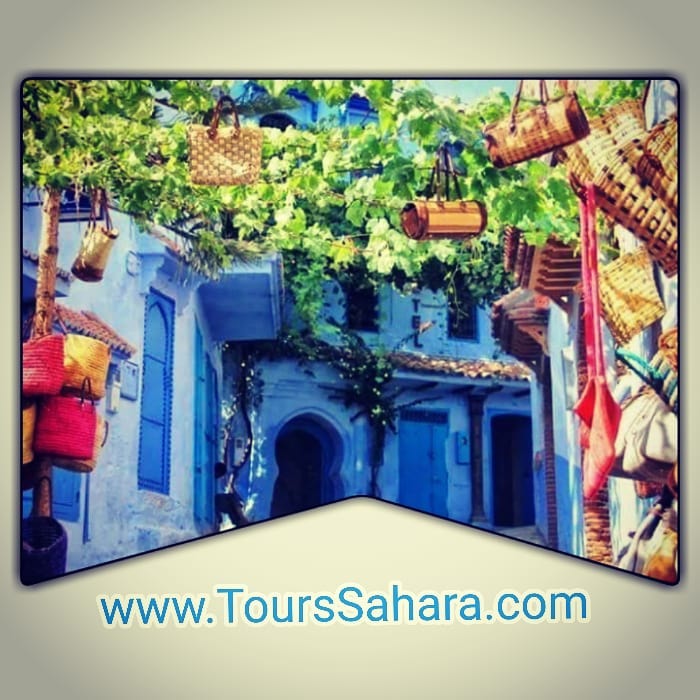 Necesitáis un bolso. Pues aquí los hay, y son todos preciosos. #bolsos #colores #azul&hellip;