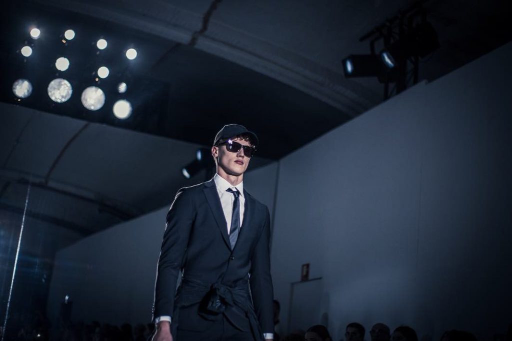 ???? . . . . . . . . #moda #080 #fashion #pic #fashionweek&hellip;