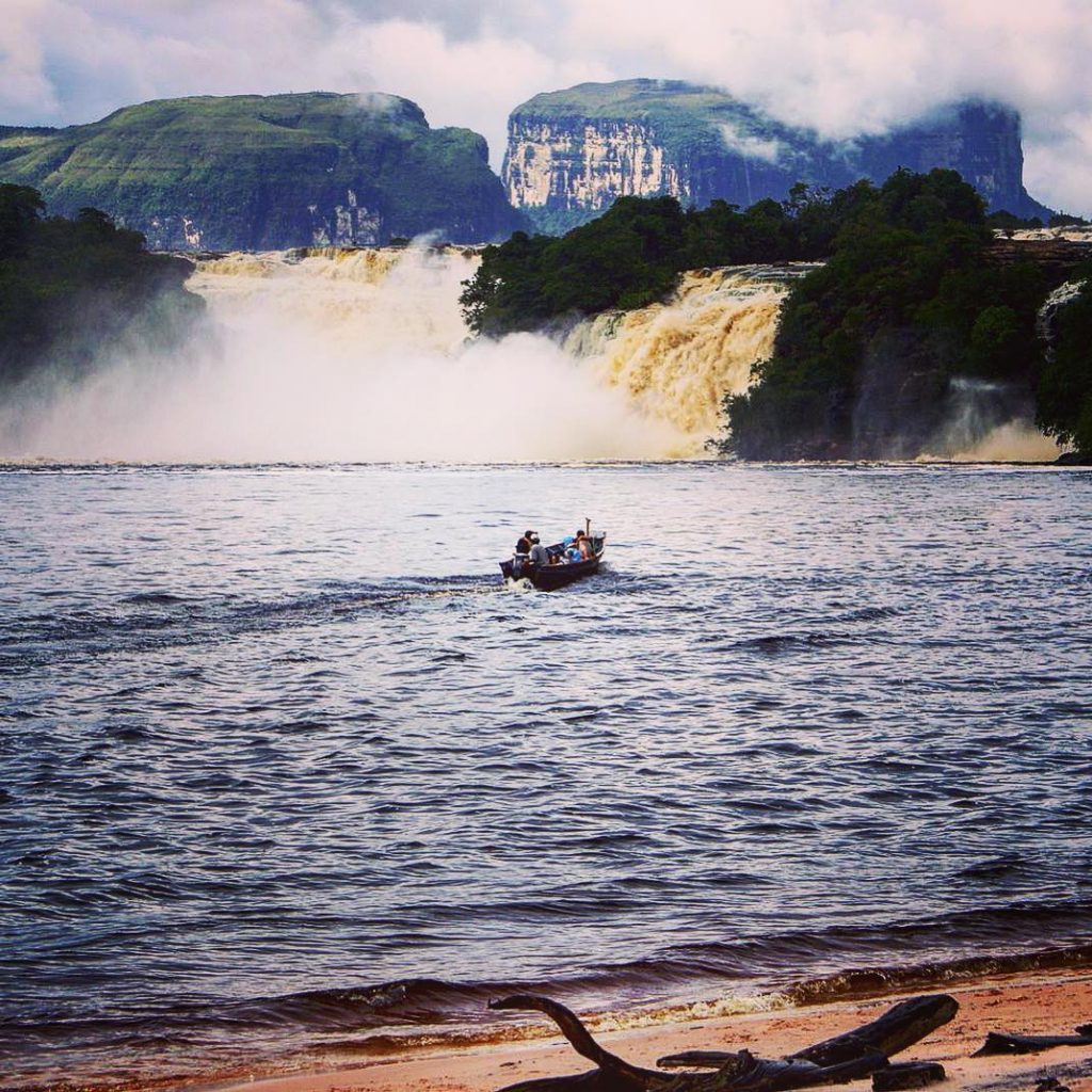 Lakes and waterfalls #venezuela #canaima #falls #southamerica #bnesimppl #nature #naturephotography #asia #travel #destination #travelphotography&hellip;