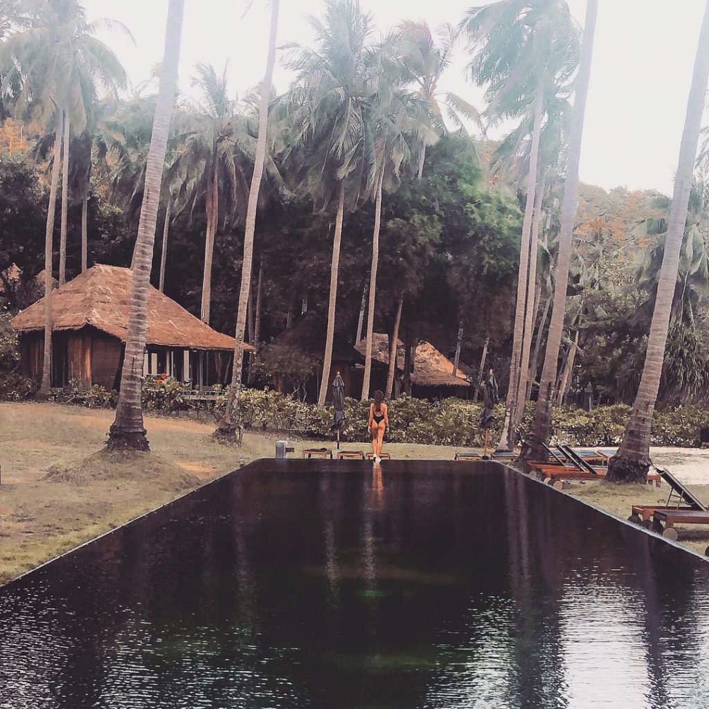 Same but . . . #thailand #kohtao #pool #beach #travel #travelblogger #travelphotography #travelgram #travelholic&hellip;