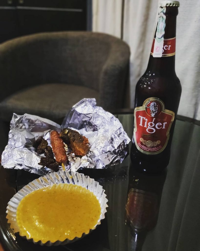 Beer with buff and chicken sticks #nepalibeer???????? #nepal???????? #nepaltravel #nepaldiaries???????? #buffsticks #chickenlover #beer #tigerbeer…