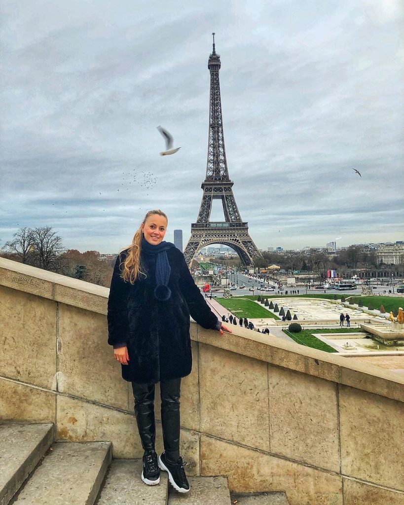 Dreaming of Paris …. • • • #bnesimppl #styleinspo #streetstyleinspo #bloggerslife #mylook #mangogirls #travelgirl&hellip;