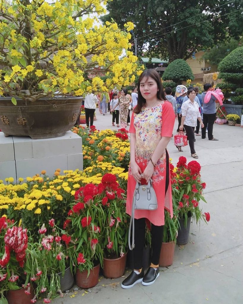 #aodai #flowers #travelwriter #travel #instatravel #travelgram #tourism #instago #passportready #travelblogger #wanderlust #ilovetravel #writetotravel #instatravelling&hellip;