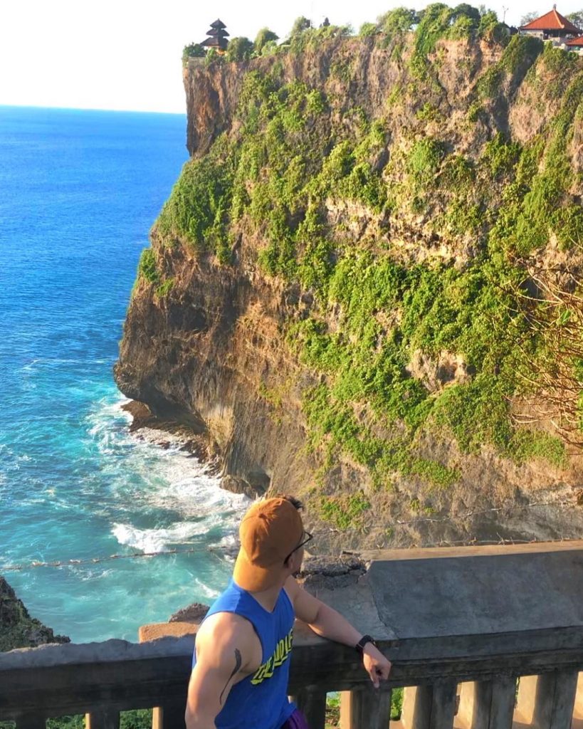 Uluwatu Temple ⁣ ⁣ ⁣⁣ #traveling #travelers #travelbug #travelholic #travelgram #travelinggram #travelphotography #exploring #explorer&hellip;