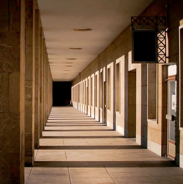 #berlin #germany #airport #flughafentempelhof #historia #architecturephotography #architecture #trip #colourful #travelblogger #instatravel #blickreisen #blickferien #bnesimppl&hellip;