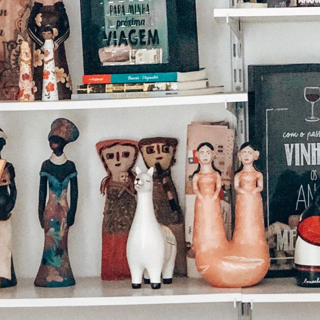 ???????? Continuação da minha estante com as gêmeas do vale do Jequitinhonha de MG,&hellip;