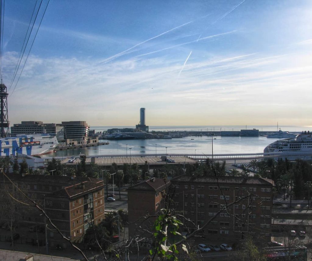 View from Parc del Mirador del Poble Sec #elraval #barcelona #travel #catalunya #españa #montserrat&hellip;
