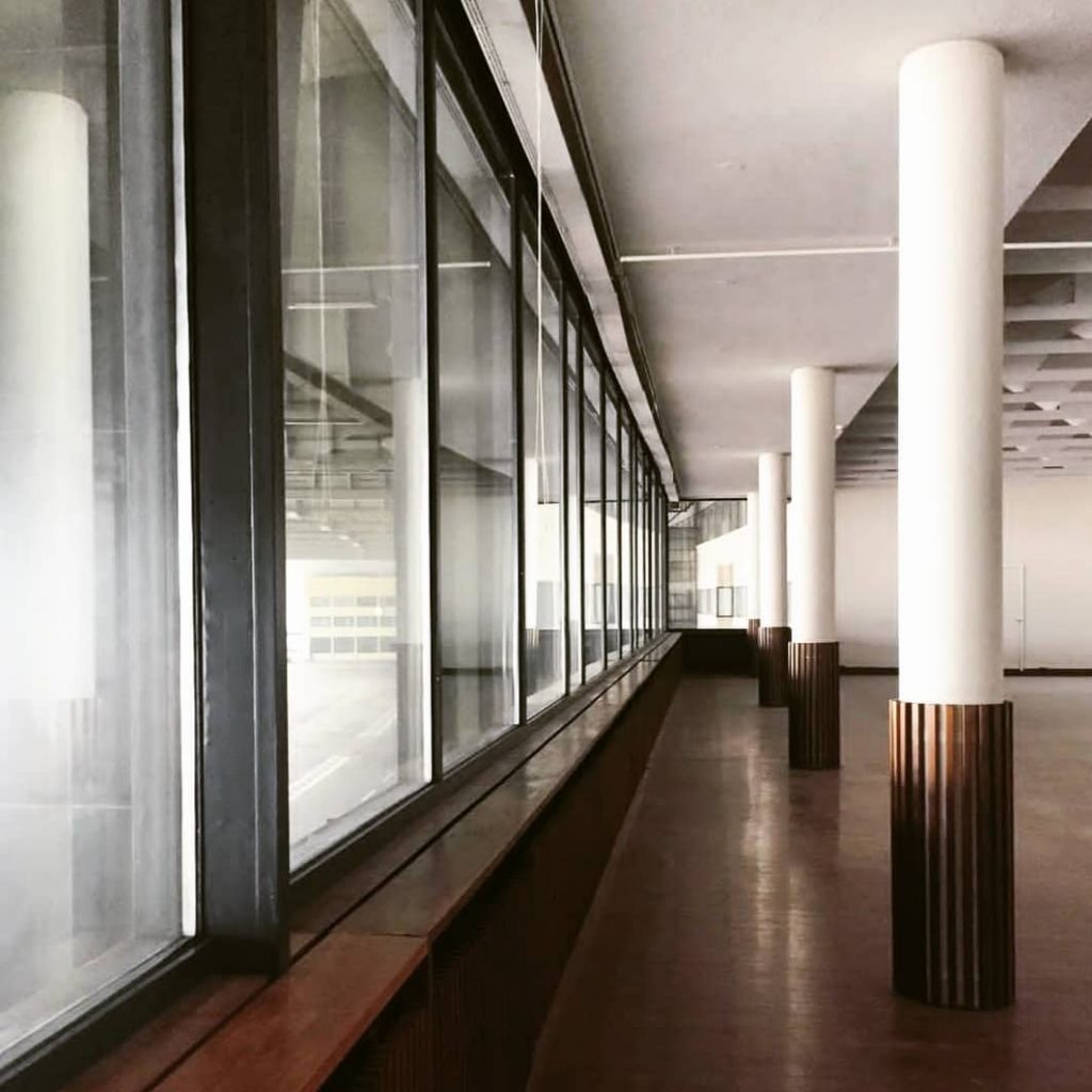 #berlin #germany #airport #flughafentempelhof #historia #architecturephotography #architecture #trip #colourful #travelblogger #instatravel #blickreisen #blickferien #bnesimppl&hellip;