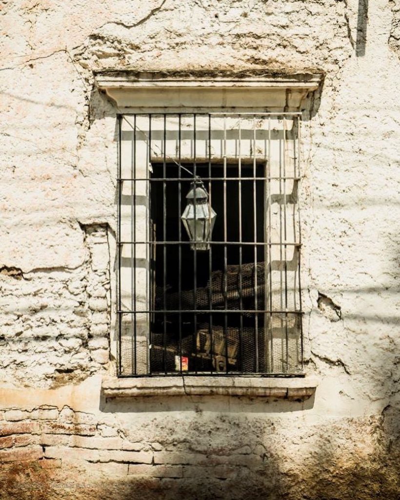Teuchitlán, Jalisco, México #teuchitlan #jalisco #landscape #mextagram #coloresdemexico #mexicoesmagia #capturamexico #igersguadalajara #window #architecture #caminandomexico&hellip;