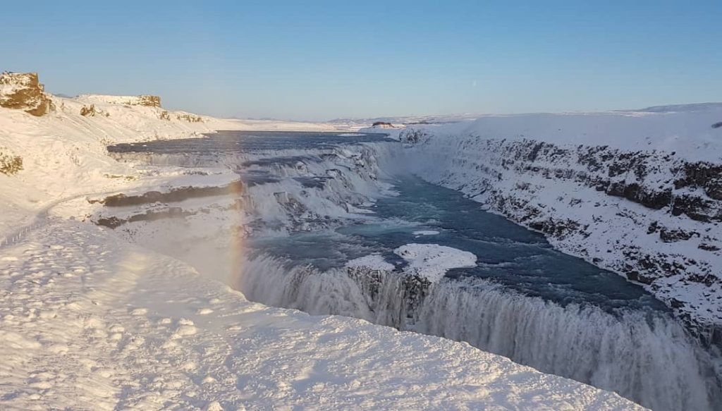 Waterfall and rainbow #iceland???????? #iceland #goldencircle #waterfall #rainbow #photographie #photography #nature #nightphotography #travelphotography #traveling&hellip;