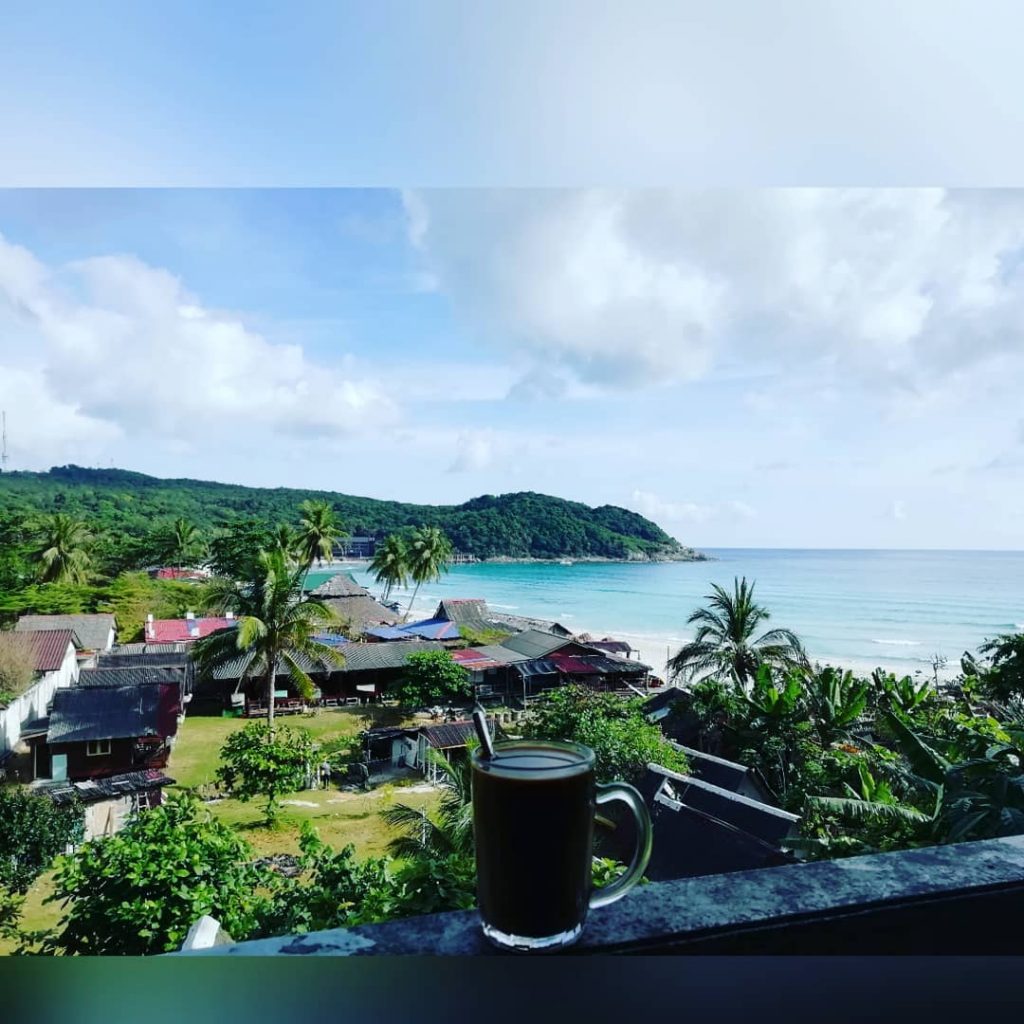Cof #Bnesimppl #viewpoint #view #coffee coffeetime #morning #paradise #malaysia #asia #landscapes #landscapelovers #landscapepic #nature&hellip;