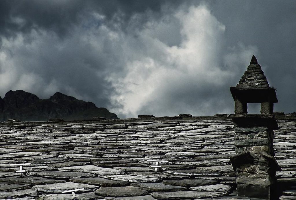 #fotoartistiche #bnesimppl #fotartplgz #pierluigizag Edited with: @carbonblackandwhite _ #landscape #amazing #view #trip #tree #sky&hellip;