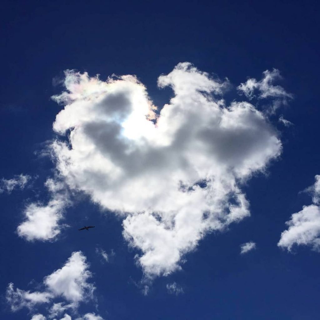 Love is in the ! . . . #livingandgreening #Germany #Frankfurt #heartshaped #cloud #adventurer&hellip;