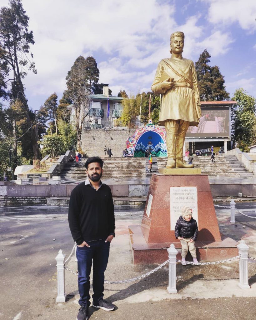 Mall road #darjeeling #darjeelingdiaries #westbengaltourism #westbengalphotography # #travellingthroughtheworld #travellingislife #travelersnotebook #travelbook #travelblogger #travelingram #travelerfromindia&hellip;