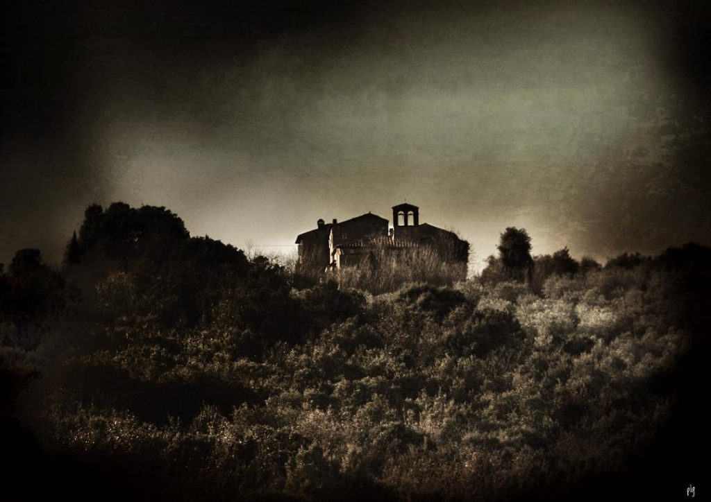 #fotoartistiche #bnesimppl #fotartplgz #pierluigizag #valdichiana Edited with: @carbonblackandwhite _ #landscape #amazing #view #trip #tree&hellip;