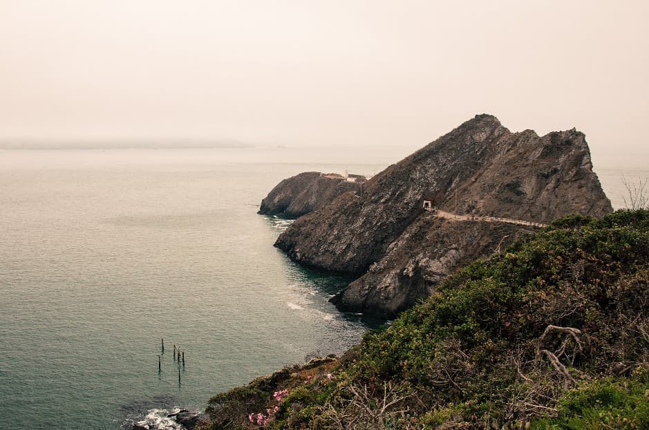 #landscape #landscapephoto #landscapelover #bnesimppl #landscapestylesgf #nature #ocean #coast #coastline #rock #mountain #nikon #america #usa&hellip;