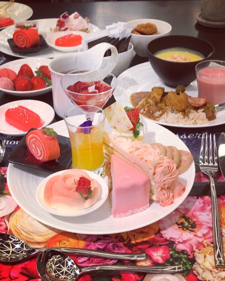 ヒルトンのいちごビュッフェ???? . . #ヒルトン大阪 #ヒルトンホテル #いちごビュッフェ #hiltonosaka #hilton #strawberrydessertbuffet #苺 #ヒルトンスイーツ # #&hellip;