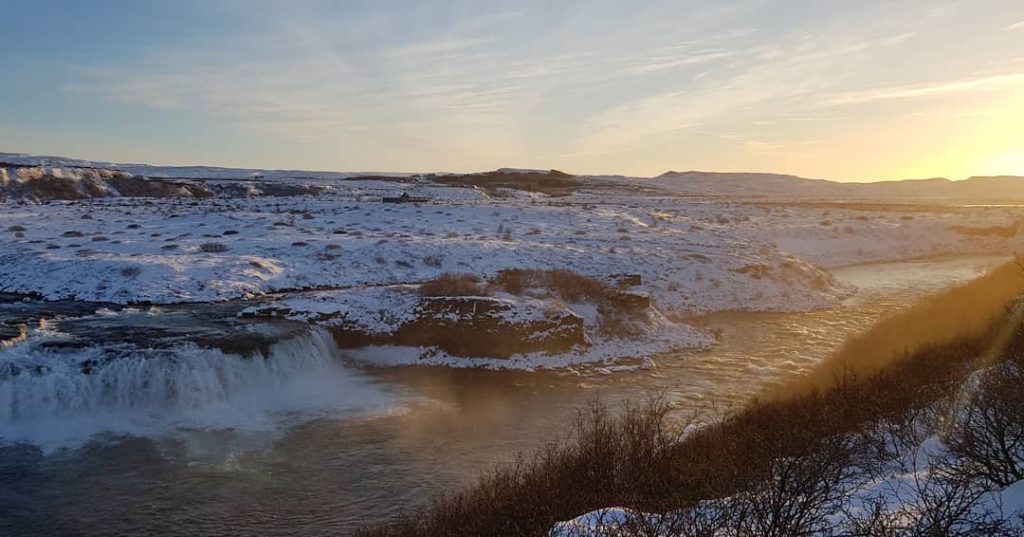 Waterfall with sun #iceland???????? #iceland #goldencircle #waterfall #ice #travelphotography #traveling #travelgram #travel #trip #voyage…