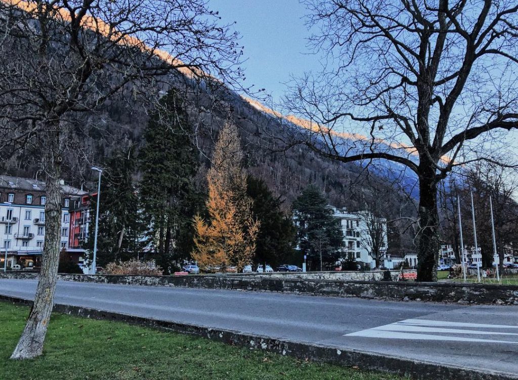 sunrise in interlaken ️ – #switzerland #throwback #tb #bnesimppl #naturephotography #bestoftheday #travelphotography #nature #travel&hellip;