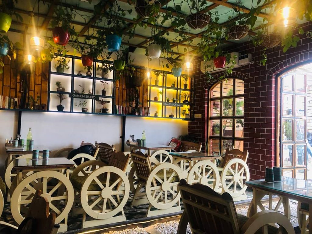 Good place + Crazy friends = Amazing Memories . . . . . .&hellip;