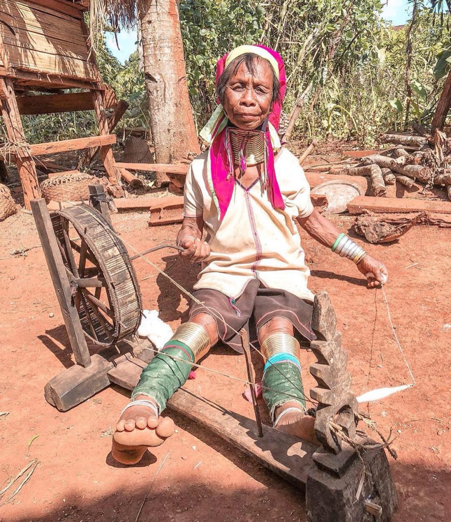 « Travel to understand the cultures and share your personality. » . Panpet Village, Kayah&hellip;