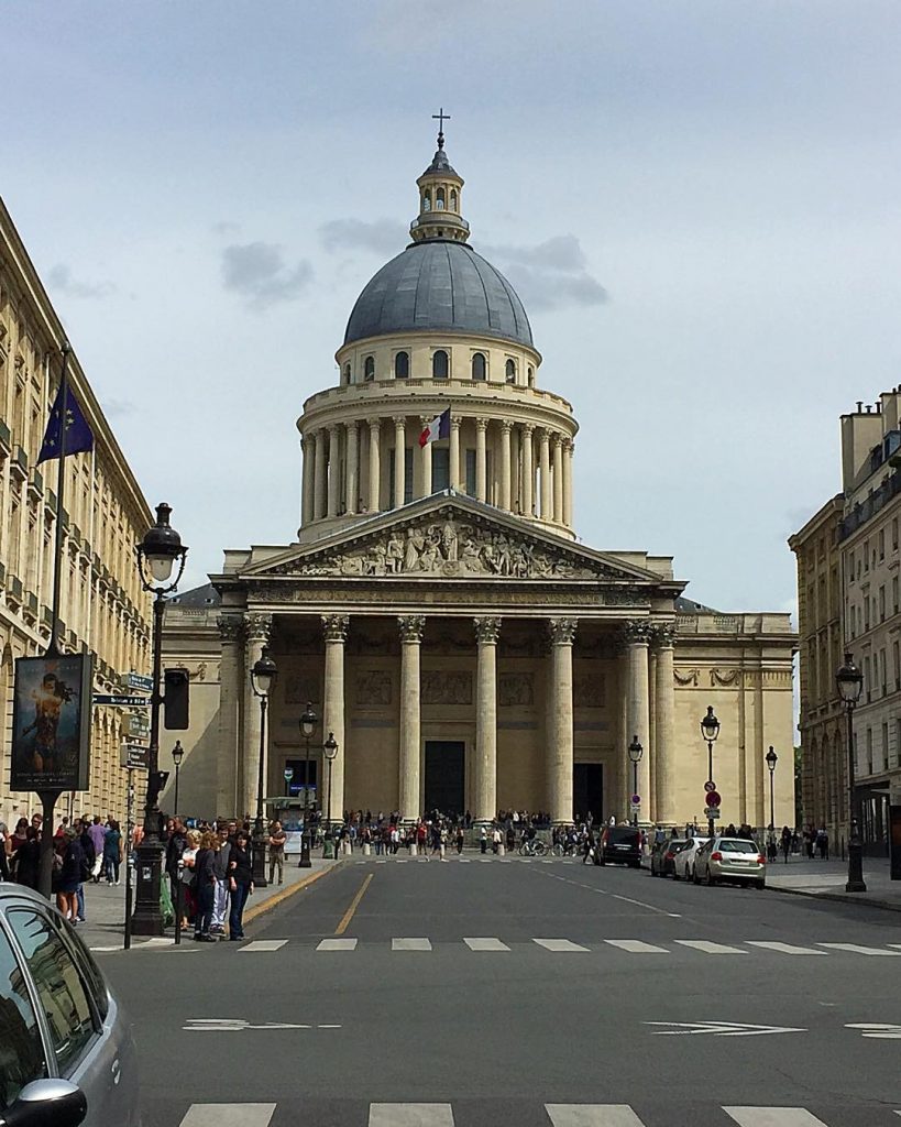 ???????? O Panthéon (templo de todos os deuses) é um edifício no Quartier Latin&hellip;
