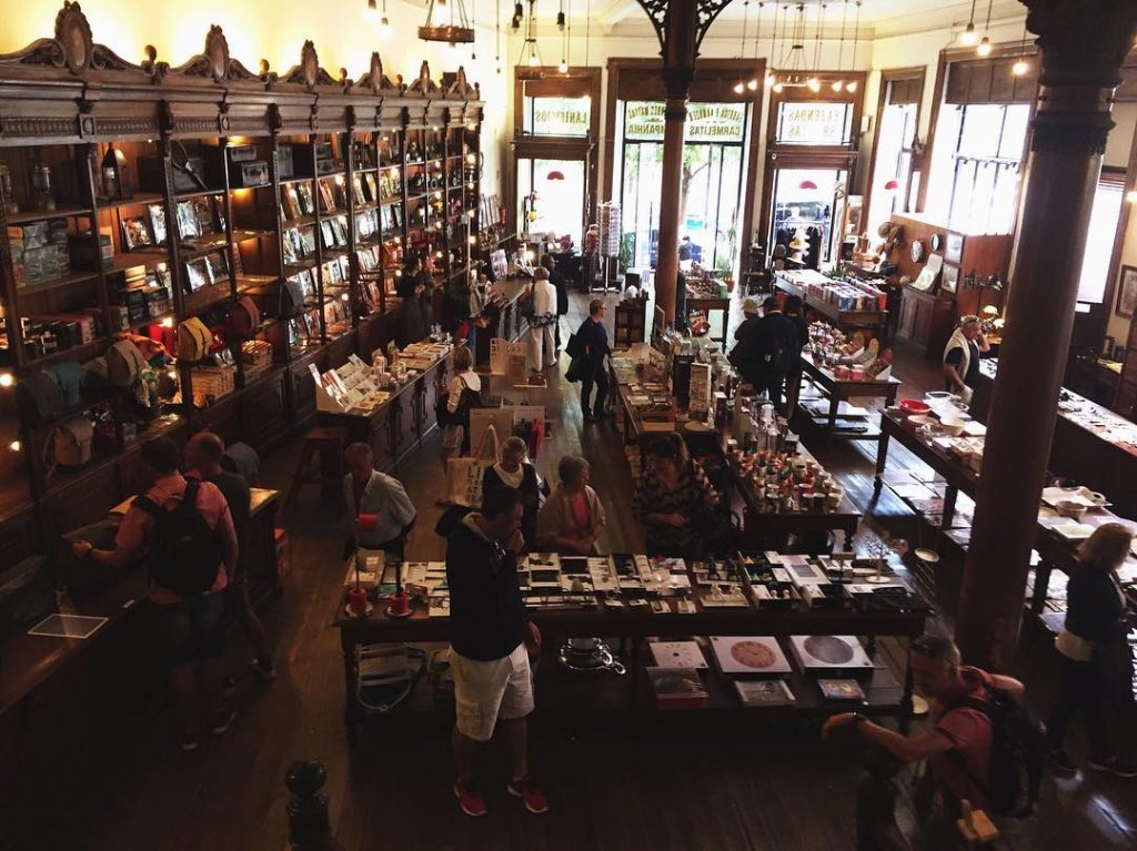 Love people loving books ????
