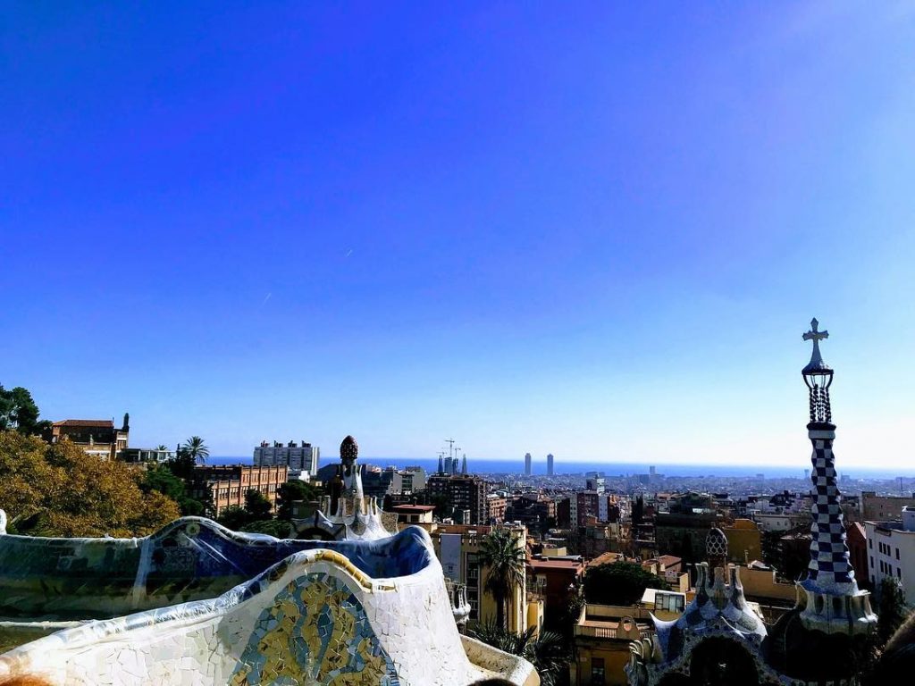 Park Güell çok güzel, rüya gibi geldi bana. Gaudi’nin dehasına hayran olmamak mümkün değil.&hellip;