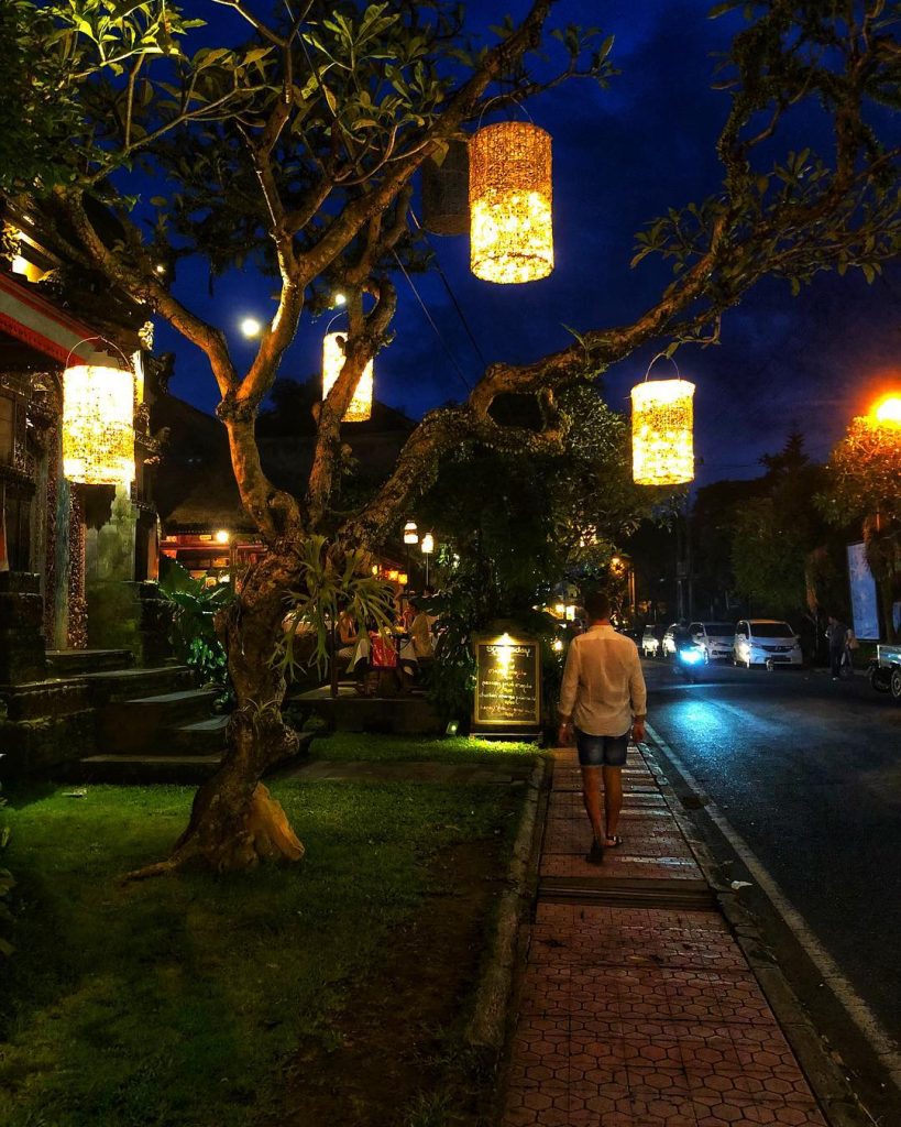 Remember that happiness is a way of travel – not a destination. #bnesimppl #travelingram&hellip;