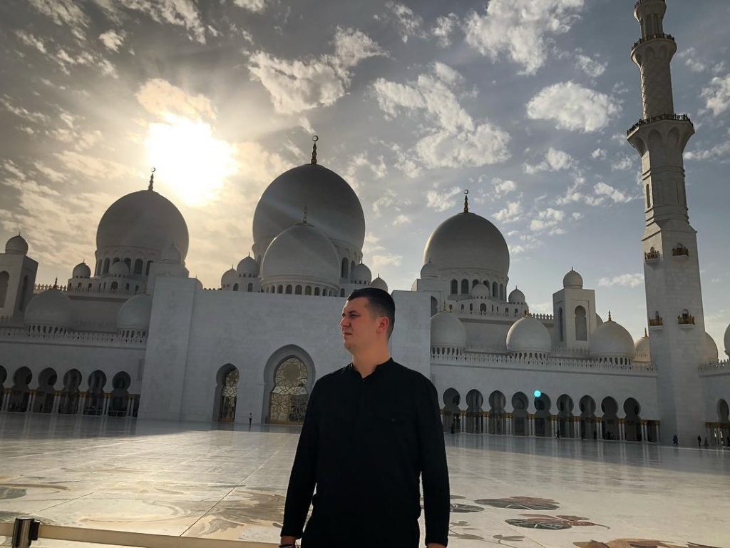 Remember that happiness is a way of travel – not a destination. #bnesimppl #travelingram&hellip;