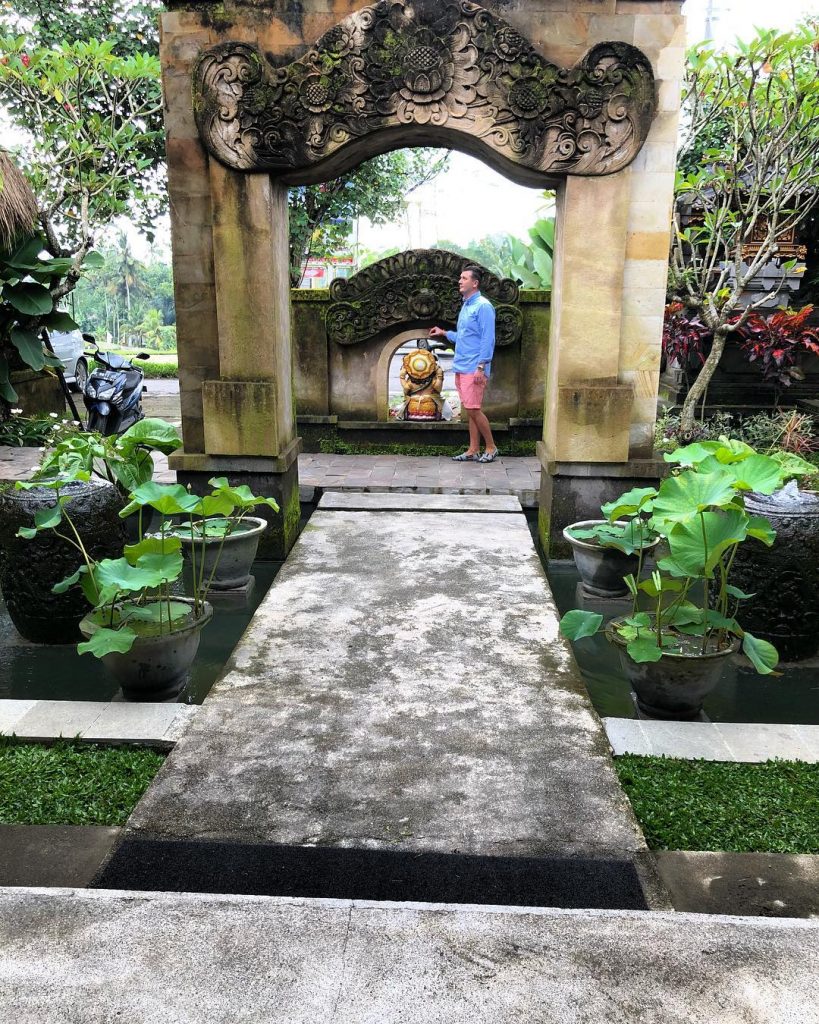 Remember that happiness is a way of travel – not a destination. #bnesimppl #travelingram&hellip;