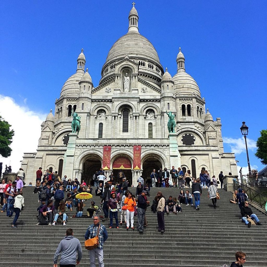 ???????? A Basílica do Sagrado Coração de Paris, comumente conhecida como Basílica do Sacré-Cœur&hellip;