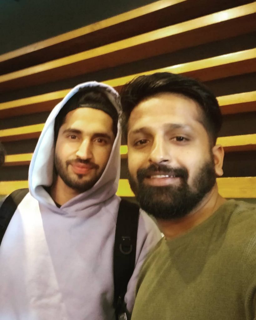 With the Punjabi rockstar jassi Gill at the airport #indraghandiinternationalairport #terminal3 #jassigill #jassigillfan #travellingthroughtheworld&hellip;