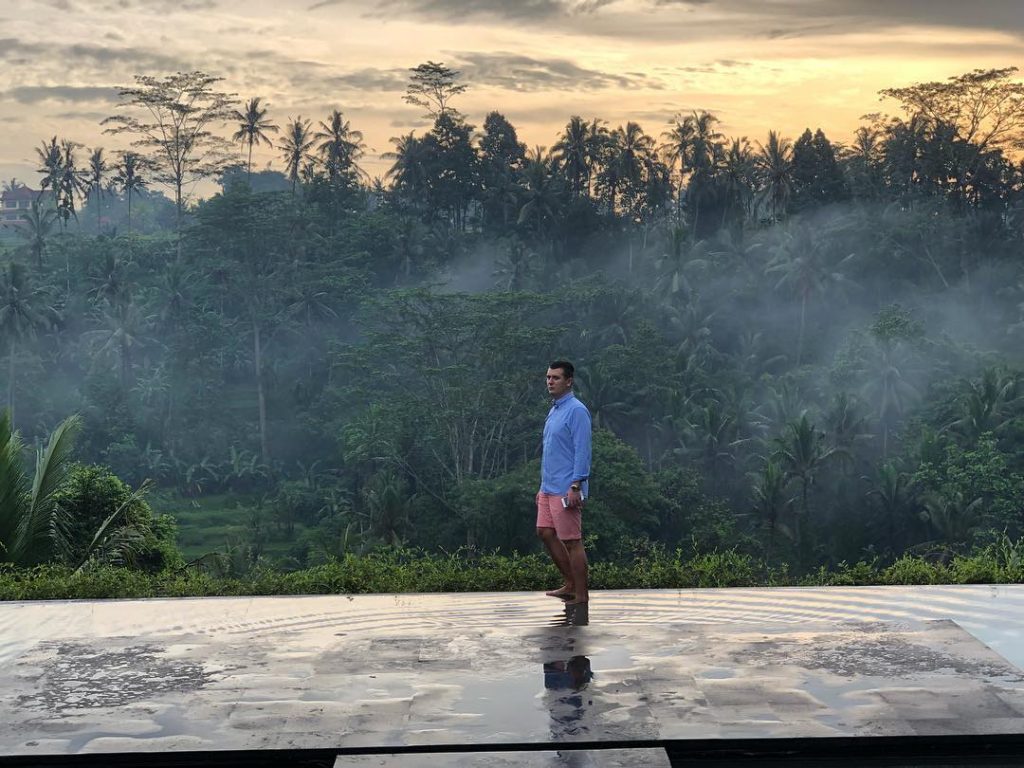 Remember that happiness is a way of travel – not a destination. #bnesimppl #travelingram&hellip;