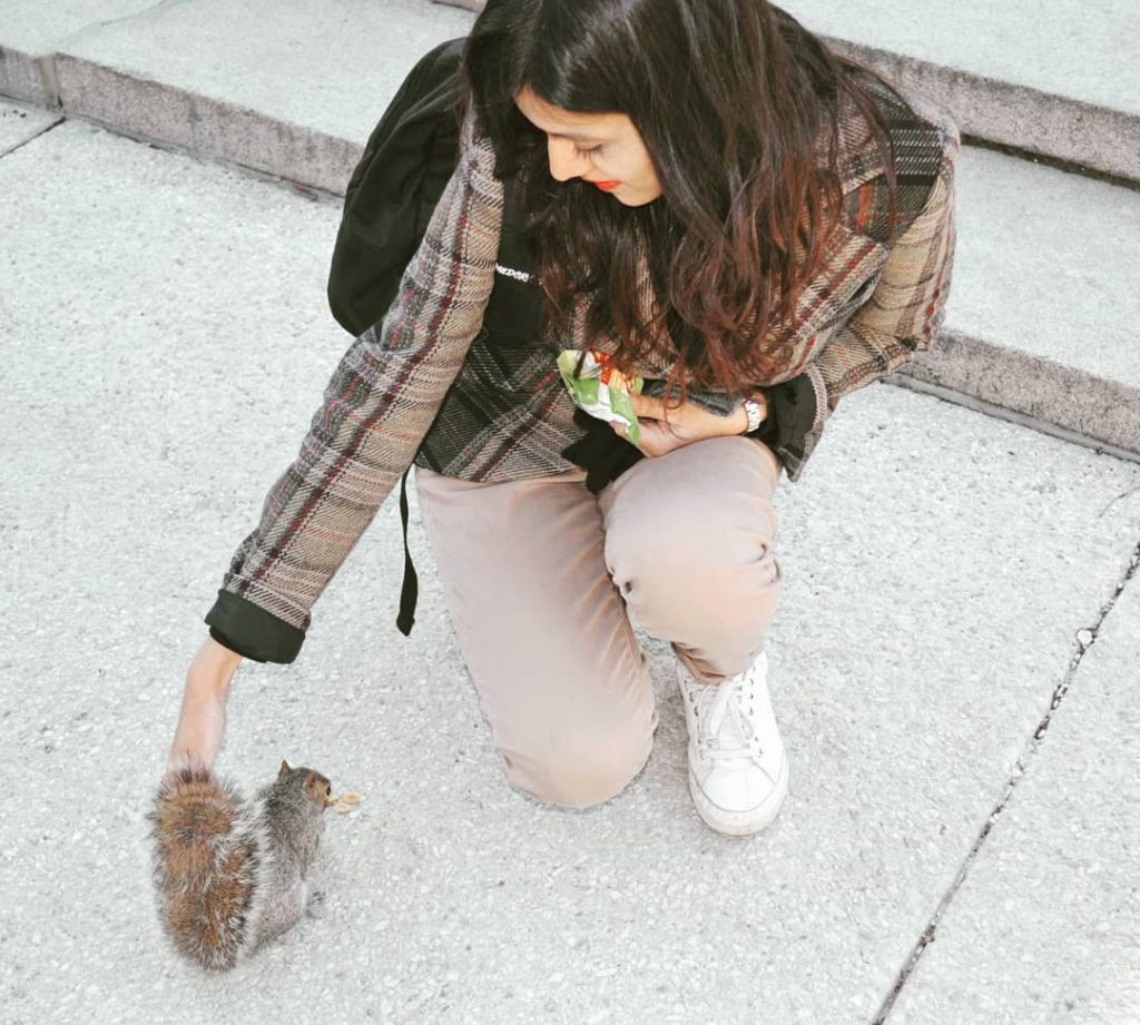 Having a moment with this bold squirrel! #washingtondc #unitedstates #usa #squirrel #squirrelsofinstagram #traveling #travelphotography&hellip;