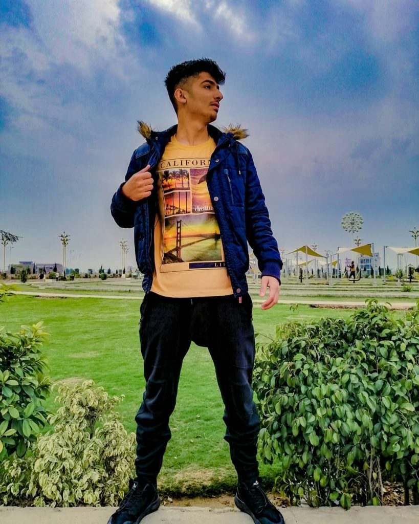 Weather + Mood = #salmanmirzavlog #pakistaniyoutuber #travelblogger #lightroompresets #editingtutorial #roadtrip #travelogue #weather #winterfashion #shashkay&hellip;