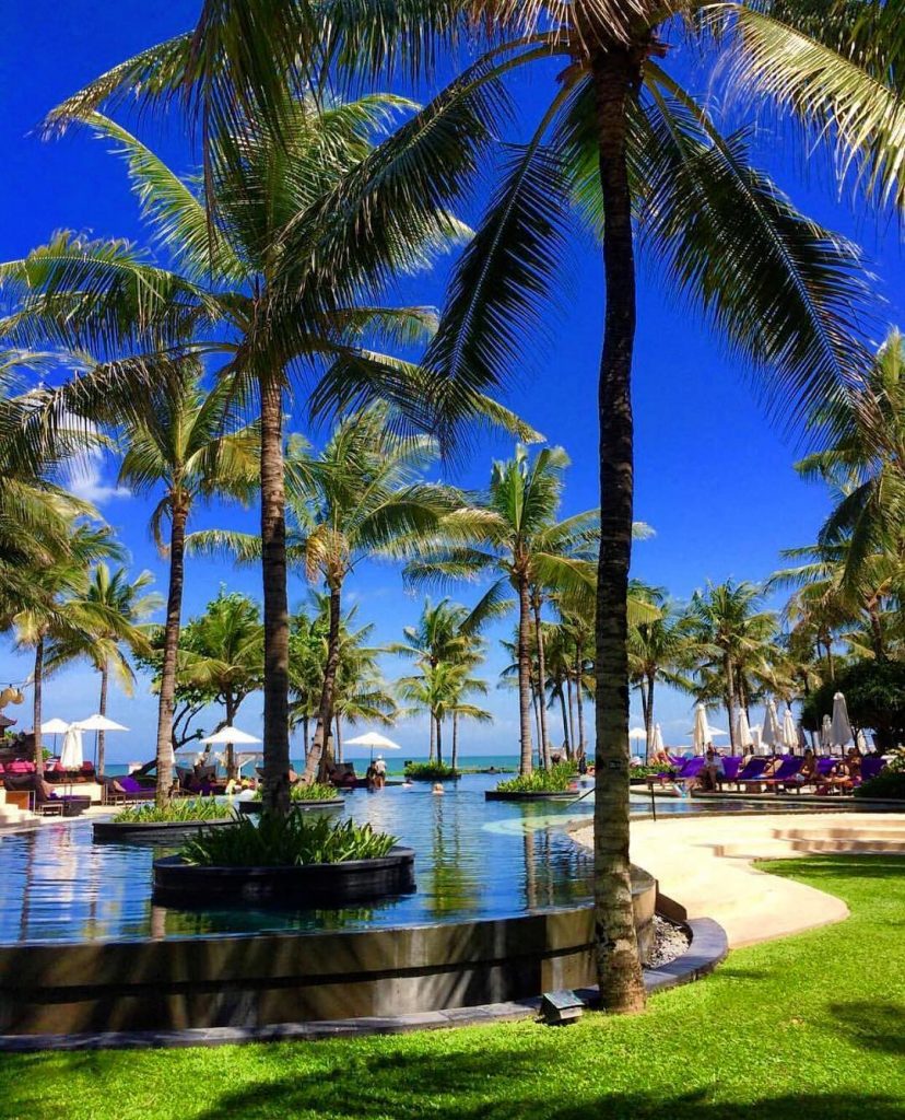 ⬆️Travel is the only thing you buy that makes you richer -——————————————— ••••••••••••• ‍️Discover&hellip;